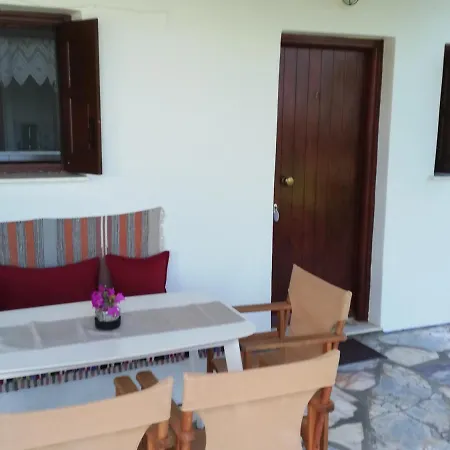 Pansion Katerina Skyros Apartment Acherounes Exterior photo