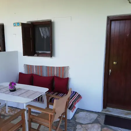 Pansion Katerina Skyros Apartment Acherounes Exterior photo