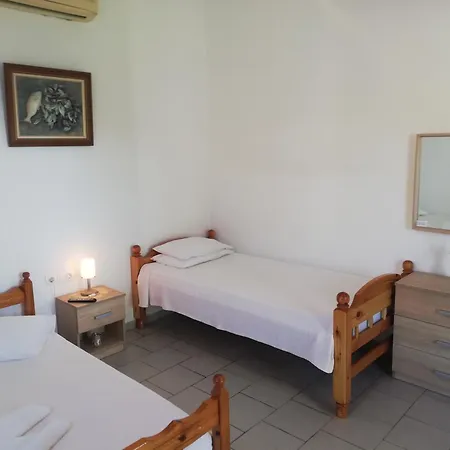 Pansion Katerina Skyros Apartment Acherounes Room photo