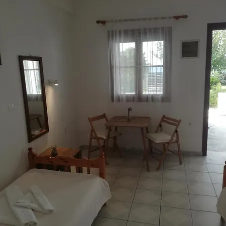 Pansion Katerina Skyros Apartment Acherounes Room photo