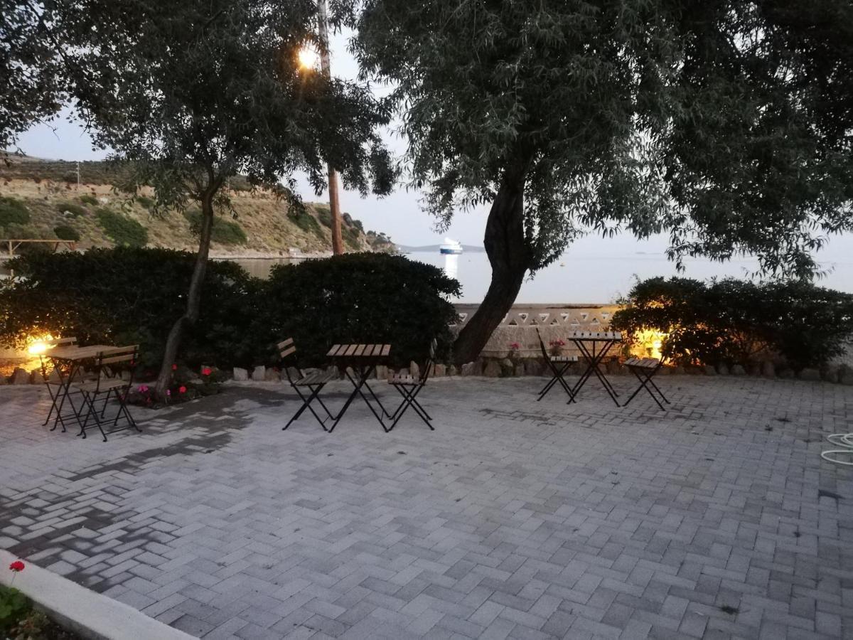 Pansion Katerina Skyros *