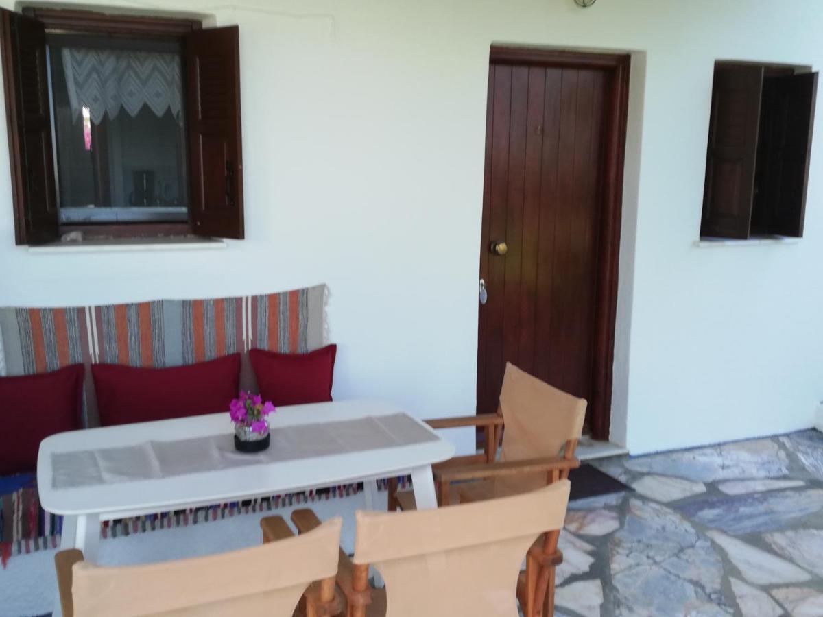 Pansion Katerina Skyros Appartamento Acherounes