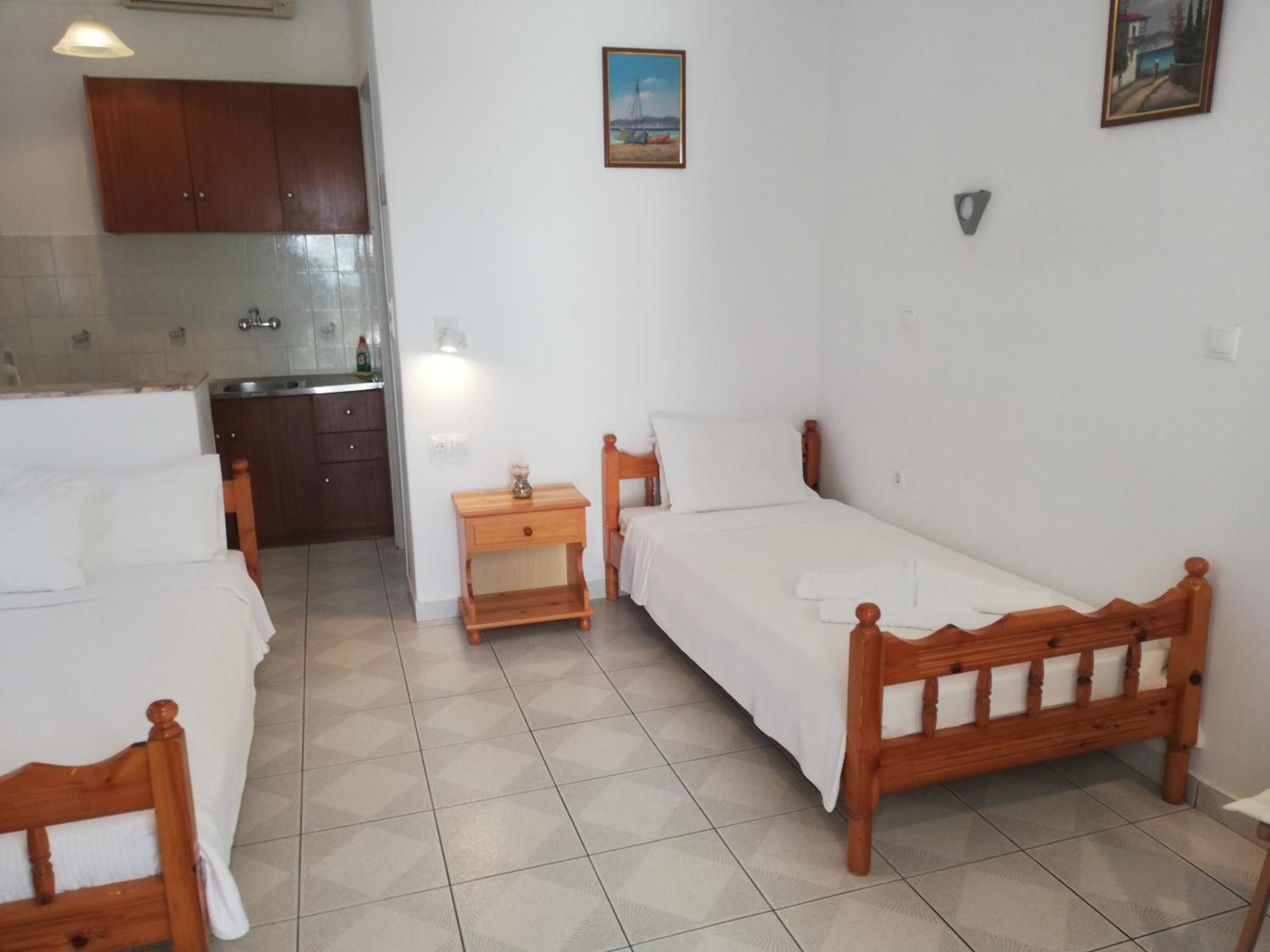 Pansion Katerina Skyros Apartment Acherounes