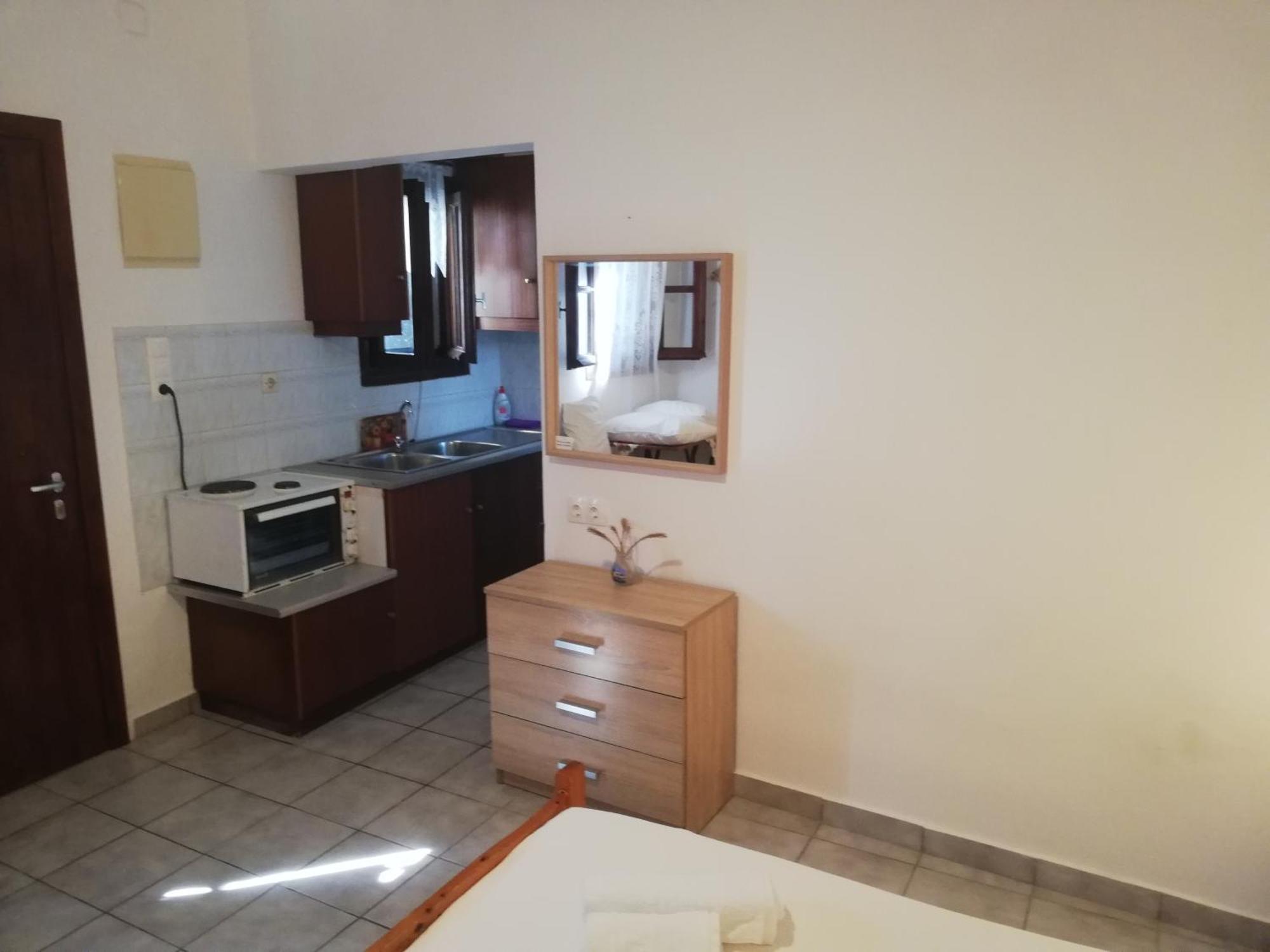 Pansion Katerina Skyros Apartment Acherounes